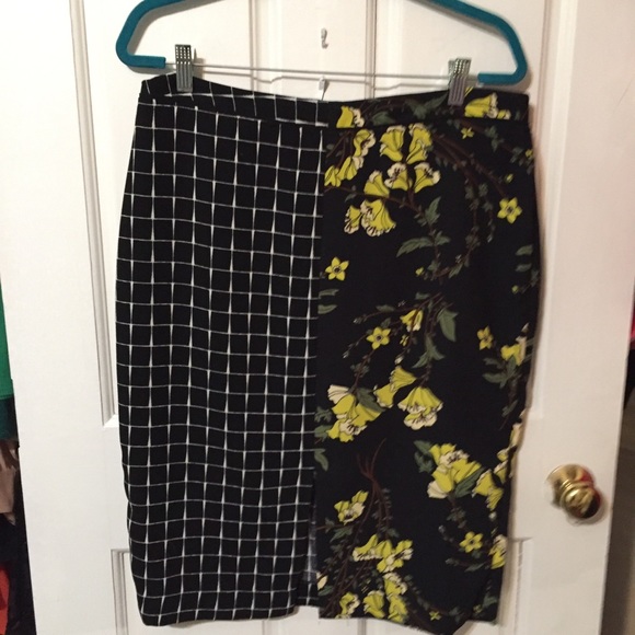 Who What Wear Dresses & Skirts - Who What Wear Floral and Plaid Skirt Size 12